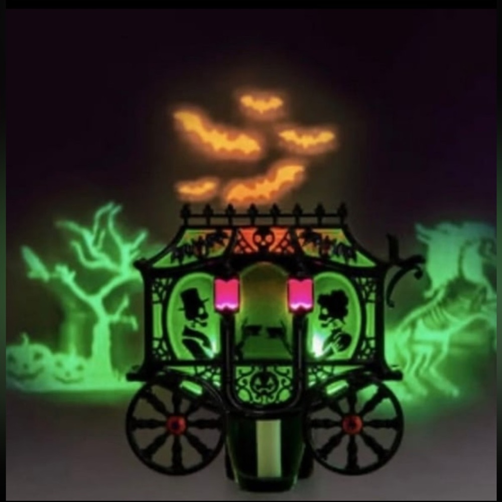 Bath and body works Halloween creepy carriage wallflower plug in